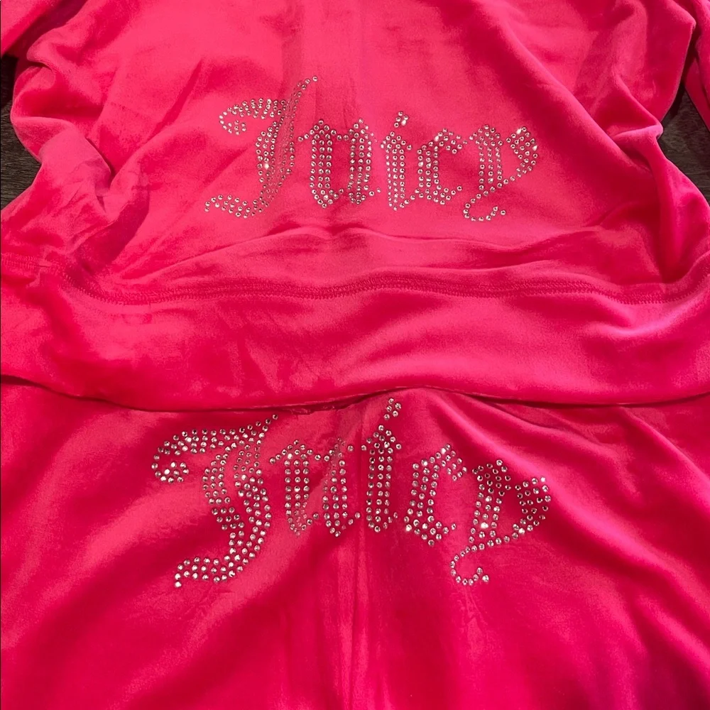 Juicy Couture Vibrant Pink Velour Set - Picture 4 of 4